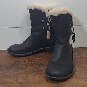UGG Akadia Boot Women's sz 7 Black Leather Lace Up Back Shearling Lined Winter